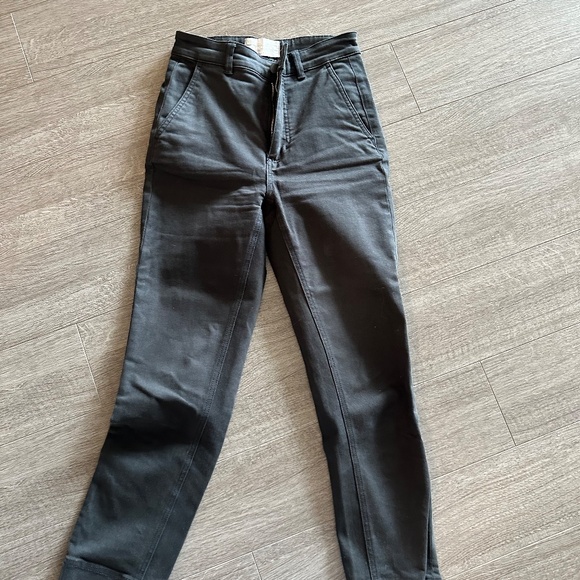 Everyone The Slim-Leg Crop Pant in Washed Black - Size 0 - Picture 2 of 4